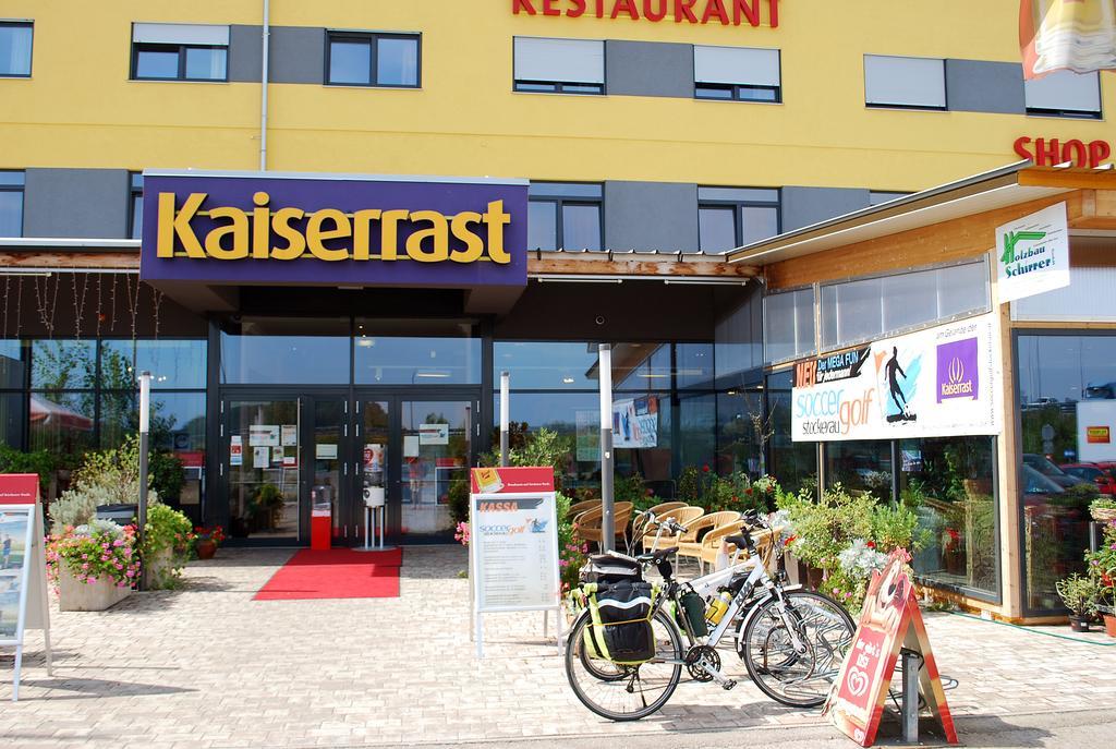 Kaiserrast Stockerau Exteriér fotografie